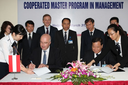 Signing ceremony of cooperation between Vietnam Maritime University and IMC University of Applied Sciences Krems, Austria